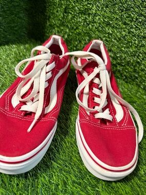 Vans unisex youth Red Canvas Low-Top Sneakers with White Stripe size 4.5 Y